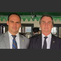 Jair e Eduardo Bolsonaro são indiciados pela PF Silas Malafaia é alvo de buscas