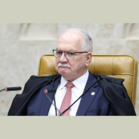 Ministro Edson Fachin assume a presidência do STF e comanda a Corte até 2027