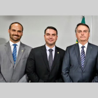 Clã Bolsonaro admite votar em projeto da Dosimetria e PL tenta garantir apoio no Senado