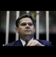 Alcolumbre reage a Gilmar e diz que apenas o Congresso pode rever impeachment