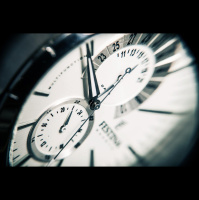 Já é Natal de novo? Entenda o que a psicologia e a ciência dizem sobre a sensação do tempo passar mais rápido