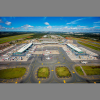 Avião que saía de Brasília tem suposta pane elétrica e passageiros precisam desembarcar