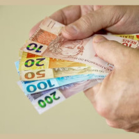 Copom indica manutenção da Selic em 15% por período prolongado