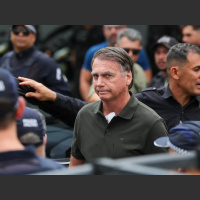 Base aliada de Lula comemora prisão e cita riscos de fuga e tensão institucional