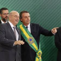 Sobre o camarote da vacina