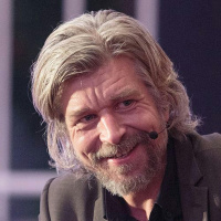 Karl Ove Knausgaard: The Alchemist of the Ordinary