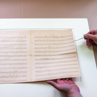 Papier für die Ewigkeit - Wie Restauratoren Geschichte retten