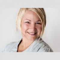 			 Dana Dojnik, Senior Director of Strategy, You Are Here  Host Globalspeak President Frank Baia 			