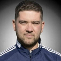 YMATEB SYDYN: Chris Roberts Llangefni ar ôl gêm Bangor.