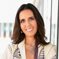 Karen Korponai-Super-Connector Connecting for Good