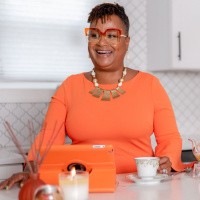 Valencia Simmons - Buying and Selling A Home At The Same Time In a Hot Market