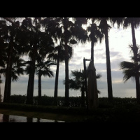 Mersin sahilinde dalgalar ve müzik