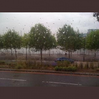 Yağmur, sen de vurup durma şu cama.