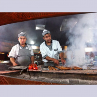 Adana Sofrası, ocakbaşından sesler