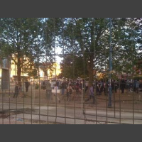 Galiba Gana mahallesine düştüm... Toplu maç izleme seansı var burada.