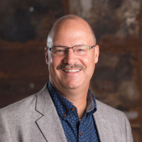 2019-10-28 Chris Greathouse Sprinkling Miracle Grow on Your Team