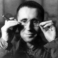 15 Despertar - Perguntas de um operário Letrado, Bertolt Brecht