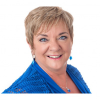 Breaking Free from the Bonds of Anxiety with Stephanie Dalfonzo