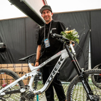 Are Pro MTB Race Bikes THAT Different from Stock? We Asked a Team Manager