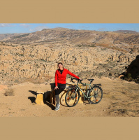 Episode 8 – Rebecca Lowe journalist cycling around Europe and the Middle East