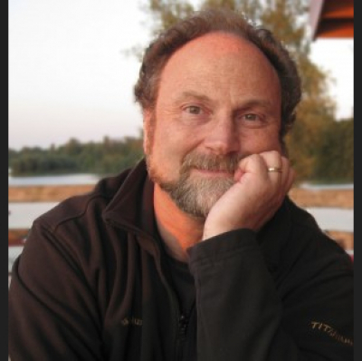 At Length With Steve Scher. - The House Of Podcasts