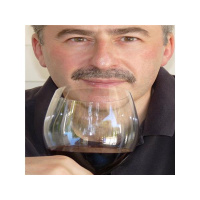 Off the Vine with Benita and Terricinia