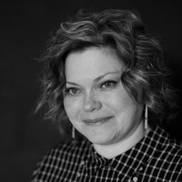 Callee Wells - The Girl In The Blue Sailor Dress