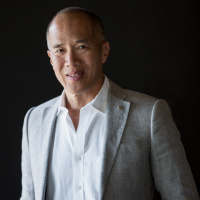 UC 418: The Courage to Question: Dr. Charlie Teo’s Journey Through Medicine and Controversy