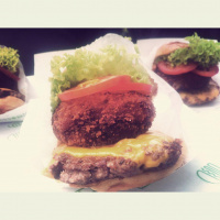 Interview with Danny Meyer - Restaurateur and owner of #ShakeShack - @z1radio