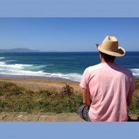 Bailando en la pista y viendo qué tal está el baile desde el bar