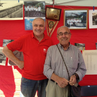 Dos artesanos de los bolos