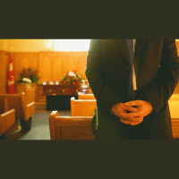 How Do You Pray in Public, Without Performing?