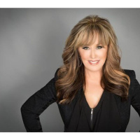 Rising Above the Status Quo - An Interview with Lisa Copeland  Sister Jenna