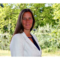 Mindfulness in Motion with Neuroscientist  Psychologist Dr. Tamara Russell