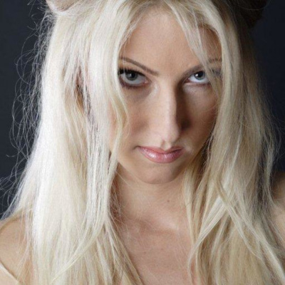 Kink Korner With Constance