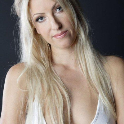 Kink Korner With Constance