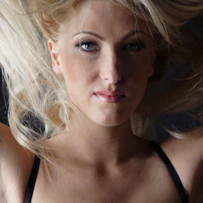 Kink Korner With Constance