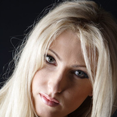 Kink Korner With Constance