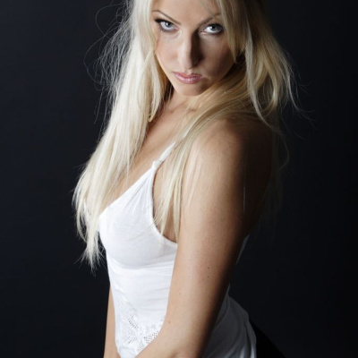 Kink Korner With Constance