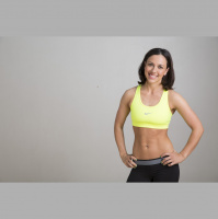 Jessi Kneeland on Growing Up in Upstate NY, Body Image Issues,  Moving from Theater to Fitness