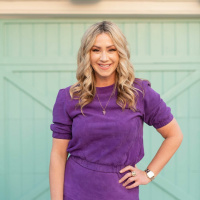 Moving On to a Healthy and Thriving Life! with Suzanne Adams