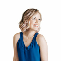 #750: Moving On To A Healthy And Thriving Life! Courtney Elmer