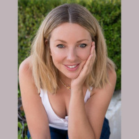 Moving On to a Healthy and Thriving Life! with Lola Berry