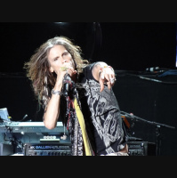 Steven Tyler talks about WOWO