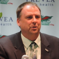 Linc Darner - UWGB mens basketball coach