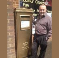 Who painted Larkhills postbox gold?