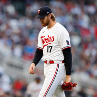 Do Hyoung Park recaps Twins loss to the Phillies and the first week of Spring Training
