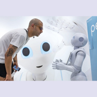 To Better Persuade a Human, a Robot Should Use This Trick