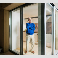 Smart Glass Goes from Clear to Cloudy in a Jolt