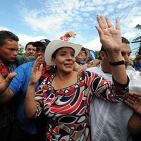 26 Julio 09_crisis HONDURAS_ Xiomara Castro de Zelaya desmiente a General Romeo Vazquez